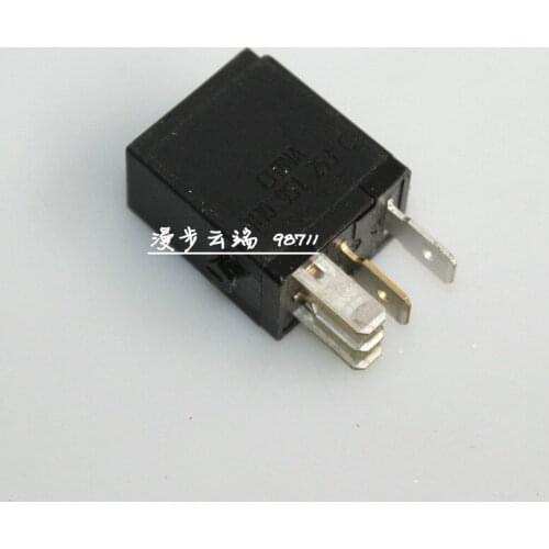 High quality relay 4H0 951 253 C No. 646 Car Relays 5PIN For Volkswagen Sagitar Magotan CC Golf For AUDI