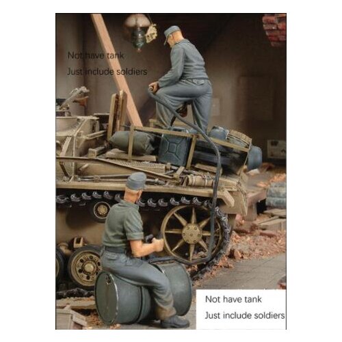 1/35 Resin Model Building Kit Figure Soldiers cheering (just 2 figures)