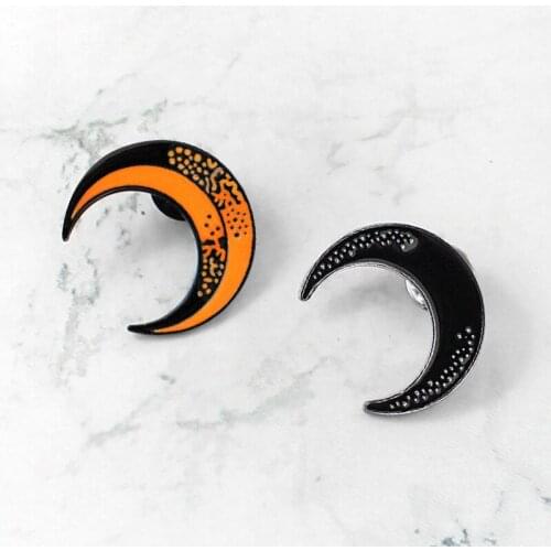 2018 New Creativity Crescent Moon Starry Space Brooch Alloy Enamel Badge Shirt Pins Fashion accessories Womens Jewelry Gifts