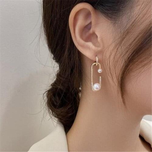 Unique Design Irregular Crystal Pearl Earrings Temperament Party Stud Earrings for Women Wedding Jewelry Accessories