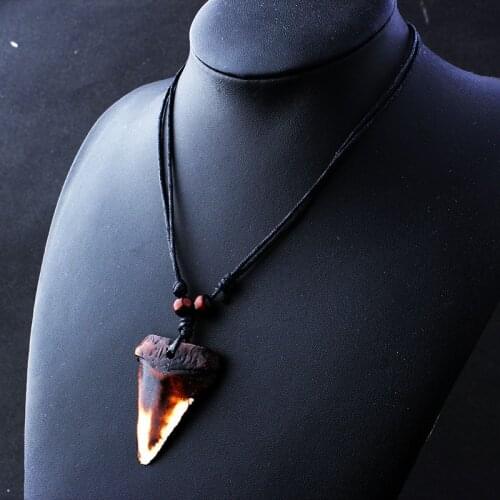 Imitation Shark Teeth Pendant Necklace for Women Choker Gothic Adjustble Rope Chain Inca Witchcraft Wax Wholesale Jewelry VGN052