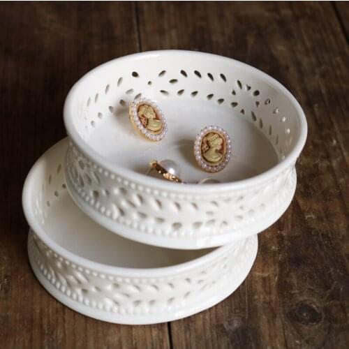 Milky White Ceramic Leaves Hollow-out Jewelry Storage Plate/Desktop Storage Plate