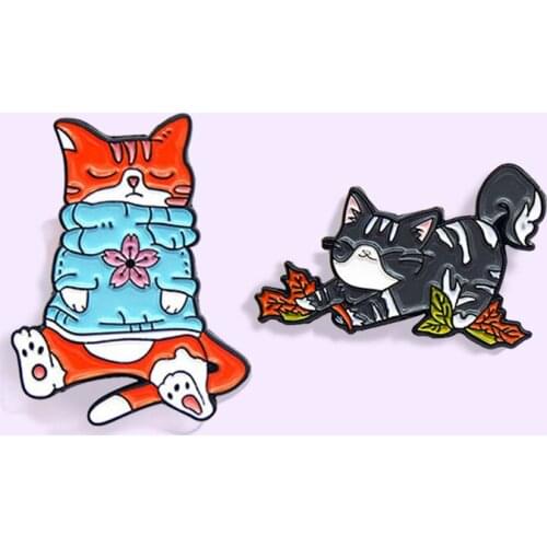 2021 New Orange Cat Blue Sweater Gray Dog Enamel Pendant Cute Cartoon Animal Maple Leaf Badge Jewelry Gift