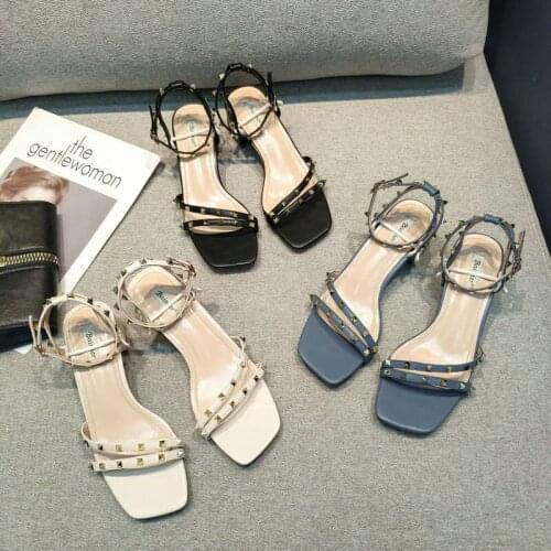 Fashion Rivet Square Head Sandals Female Middle Heel Thick Heel 2021 Summer New Korean Casual Buckle Roman Shoes