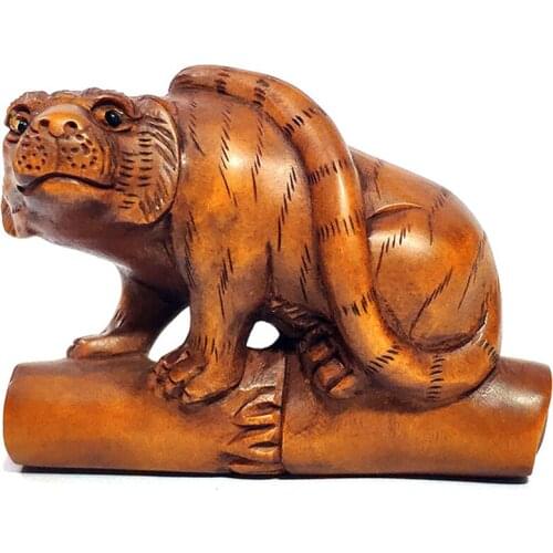 Y6781 - 2" Hand Carved Boxwood Netsuke Carving : Tiger