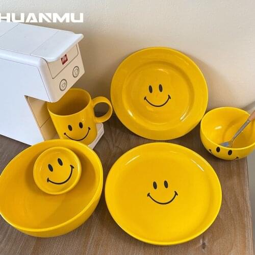 High Fashion INS Yellow Cartoon Nordic Ceramic Tableware Set Dinnerware Set Bowl Plate Soup Bowl Mug Set Modern Style High-End