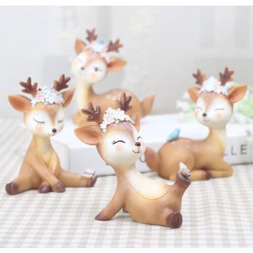Cartoon Resin Mini Deer Ornaments Figure Car Ornaments Auto Interior Decor Home Decoration Accessories Desktop Deco