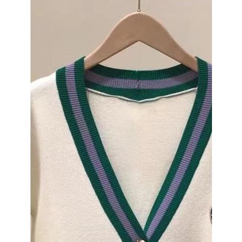 2021 Spring / Summer V-neck Loose College Style Badge Embroidery Contrast Color Knitted Cardigan Womens Outer Sweater Jacket