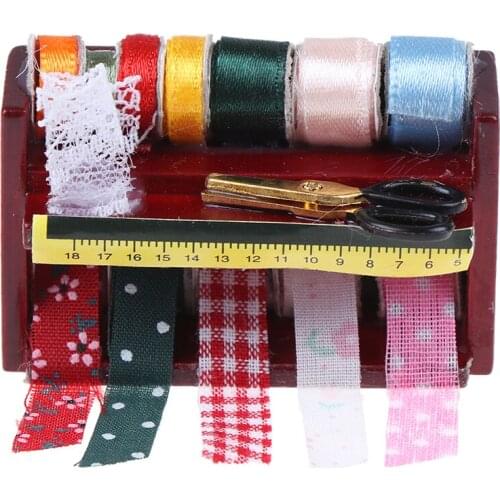 1Pc 1:12 Dollhouse Decoration Accessories Miniature Sewing Box with Scissors Kit