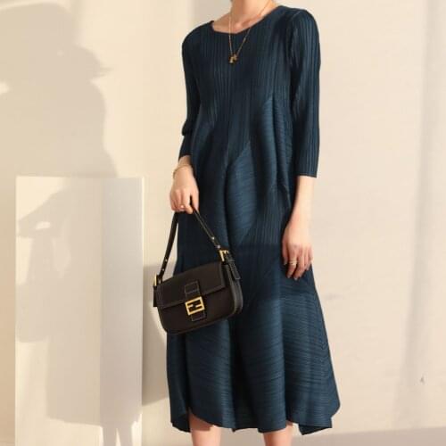 Zhisanzhai life fold spring and autumn fashion light mature leisure sweet long bud dress