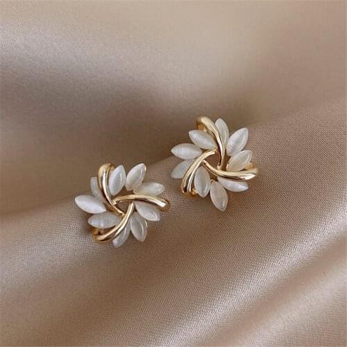 2020 New Arrival Women Trendy Stud Earrings Sun Flower Earrings New Fashion Simple Elegant Female Korean Jewelry