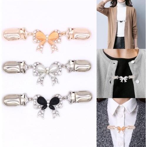 Fashion Bowknot Metal Duck Clip Brooches Pin For Cardigan Shawl Vest Top Girls Sweater Scarf Brooch Women Badge Holder