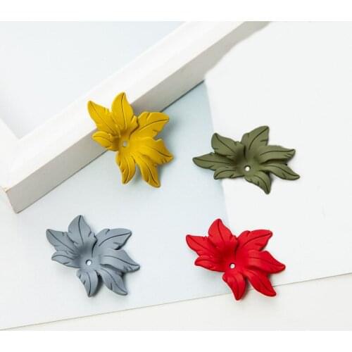 SEA MEW 20 PCS 42*30mm DIY Earrings Accessories Metal Alloy Spray Paint Plant Leaves Pendant Connectors For Jewelry Making