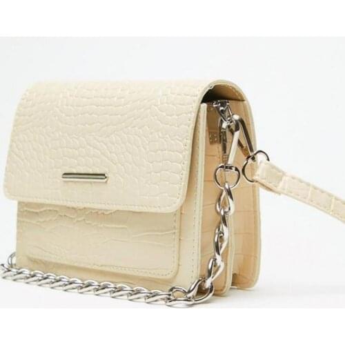 Womens Shoulder Bag Cream Chain Achieved Can Be Kept Long Shoulder Strap Strap Adjustable Metal Clips It Should Cover two Compartment And front eye