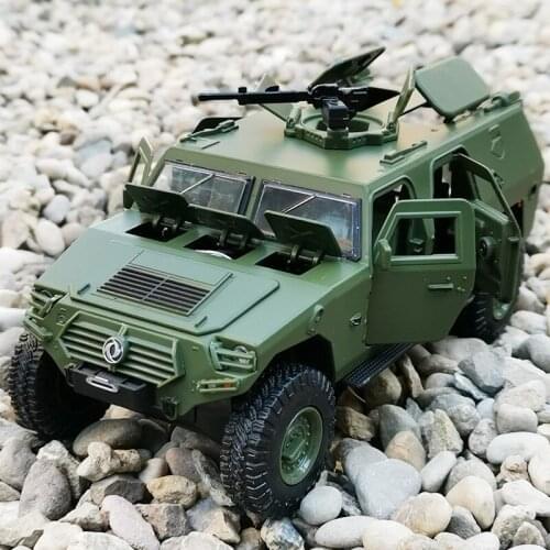 1:24 Military Refit Armored Car Alloy Diecasts Toy Off-road Vehicles Tank Model Metal Police Explosion Proof Car Childrens Gift