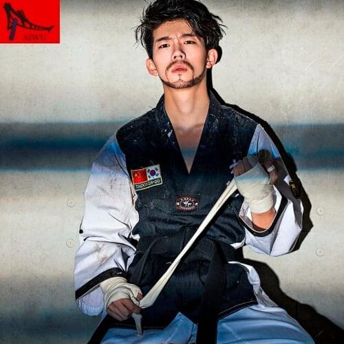 The high-end genuine childrens Taekwondo wear long sleeved adult male and female Taekwondo Costume