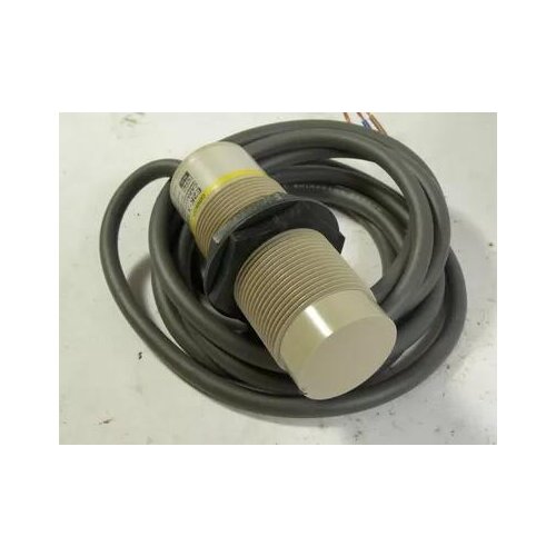 Free Shipping 2Pcs/lot New Switch E2K-X15ME1 Capacitor DC three wire NPN normally open