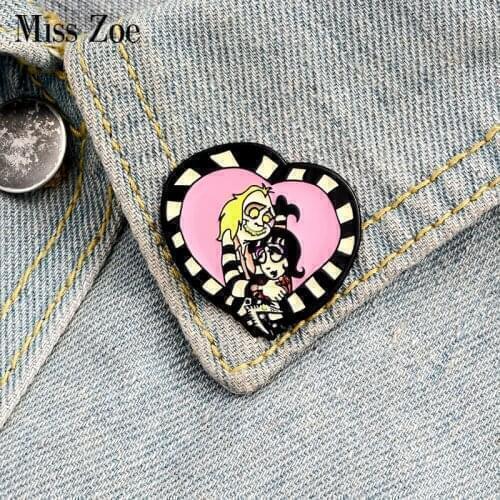 Lydia Enamel Pin Heart Sandworm Brooches Gothic Badge Bag Shirt Lapel Pin Buckle Punk Jewelry Gift for Friends Lovers