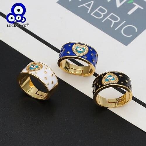 Lucky eye Wedding Rings