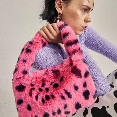 Original design cute funky fried street fluorescent pink leopard dot Korean rabbit hair underarm bag