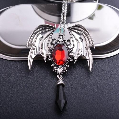 Gothic Halloween Bat Pendant Necklace for Women Alloy Chain Rhinestone Choker Necklace Collier Femme Girls Fashion Jewelry Gift