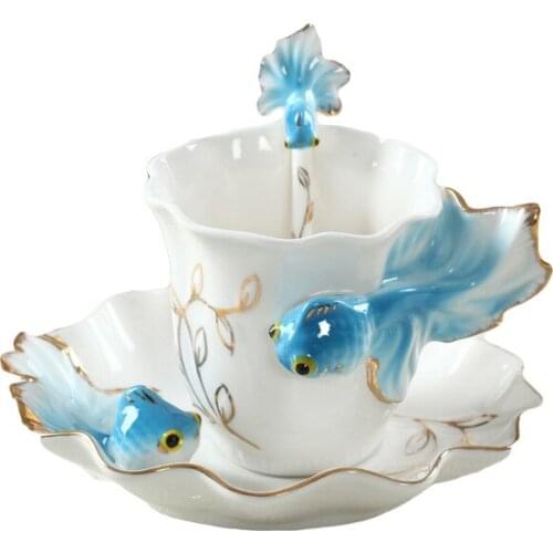 New Fashion Hand Crafted Porcelain Enamel Goldfish Coffee Cup with Saucer and Spoon Set Porcelain Tea Cup Valentines Day Gift