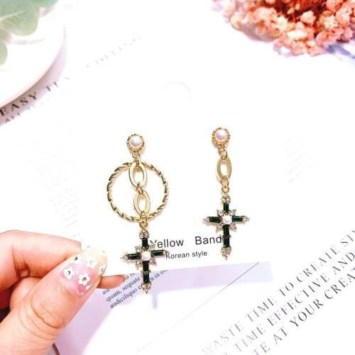 2019 New Arrival Zinc Alloy Vintage Cross Women Dangle Earrings Korean Ear Drop Delicate Fashion Baroque Earrings For Female