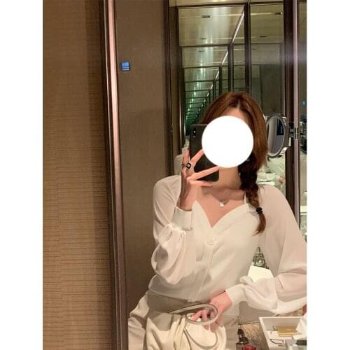 Bubble Court Style Sleeve Chiffon ice silk T-shirt womens spring new fashion temperament V-neck foreign style top 2021