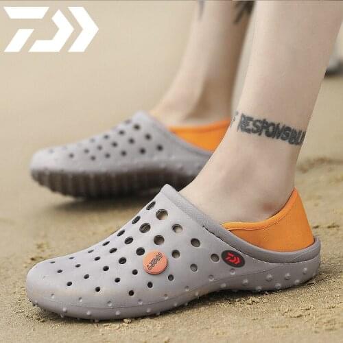 2021 DAIWA Fishing Shoes Camouflage Breathable Slipper Dawa Men Summer Non-slip Soft Water Shoes Beach Sandals Outdoor Shoes