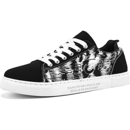 Couple Fashion Canvas Low-Top Graffiti Antiskid Sneakers Men Trend Skateboard Classical Shoes 2021 New Brand Designer 35-44