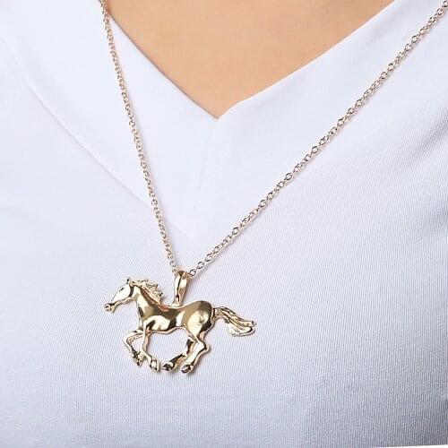 2020 New Trendy Horse Racing Animal Pendant Necklace Golden Horses Metal Chain Charm Choker Necklace for Men Women Jewelry