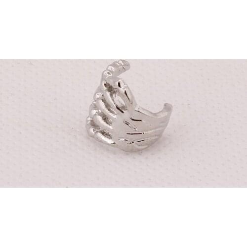 2021 New 1Pc Neutral Punk Hip-hop Style No Pierced Earrings Skull Hand Ear Clip Jewelry Accessories Birthday Party Holiday Gifts