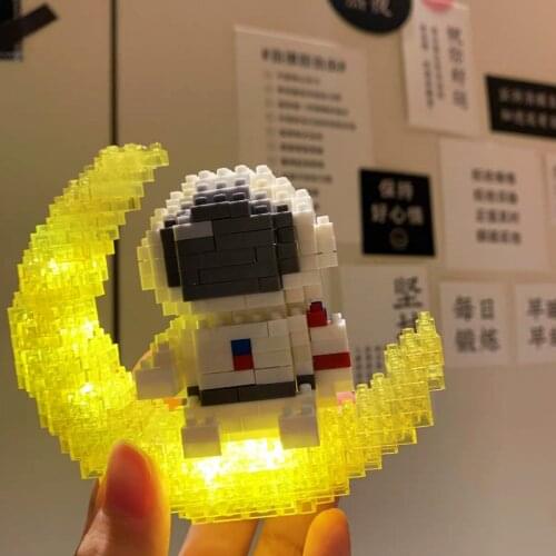 Astronaut On the Moon Cute Figure Mini Diamond Building Blocks Small Bricks 3D Modle Cosmonaut Toys for Children Gifts With Led