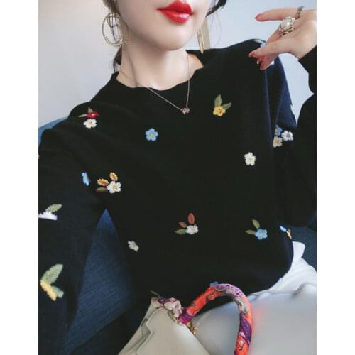 Heavy work flower embroidery! 2020 autumn/winter clothing new bottom knitted inner and outer sweater
