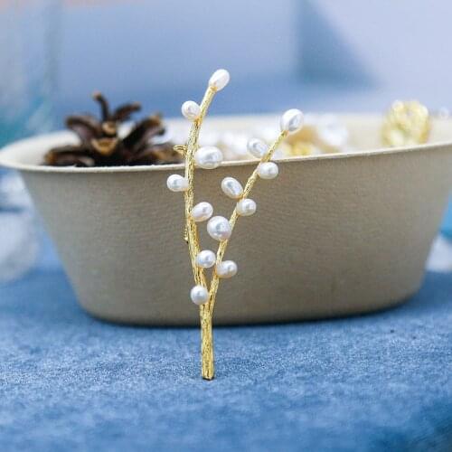 Vanssey Luxury Fashion Jewelry Ethnic Flower Branch Natural Pearl Brooch Pins Wedding Party Accessories for Women 2020 New