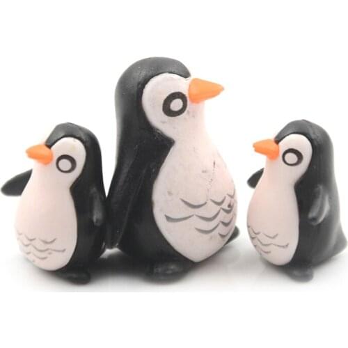 5pcs/lot Penguin Fairy Garden Miniatures Mini Gnomes Moss Terrariums Resin Crafts Stakes For Garden Decoration