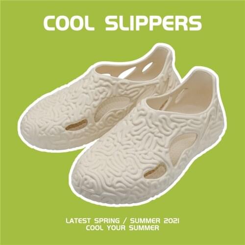 Designer Women Summer Clogs Slip On Sandals Casual Shoes Beige Garden Shoes Breathable Beach Sandals Comfortable Unisex Flats