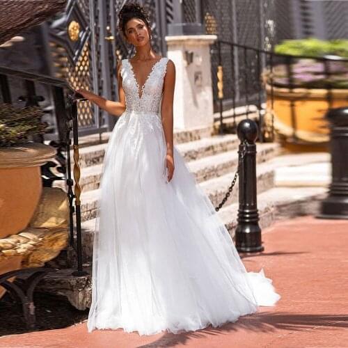 Elegant Glitter Tulle Boho Wedding Dress 2021 Long V-Neck Open Back Bride Dresses Sleeveless Custom Made Bohemian Robe De Mariee