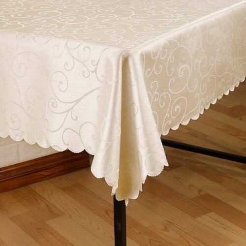 Leorate Jacquard Tablecloths On The Table