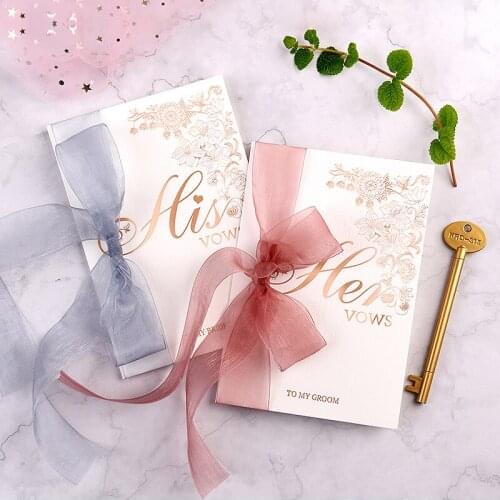 2pcs Wedding Favors Bride and Groom Wedding Vows Pink Oath Card Romantic Gold Key Decoration with Pen Book His & Her Photo Props