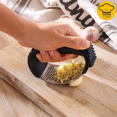 Multifunctional Round Kitchen Gadget Stainless Steel Garlic Press Rocker Garlic Crusher with Loose Meat For Kitchen