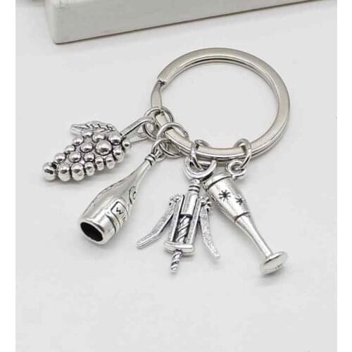 Llavero de encanto de copa de vino tinto regalo amantes del vino abridor de botellas de vino llavero de cuentas rojas