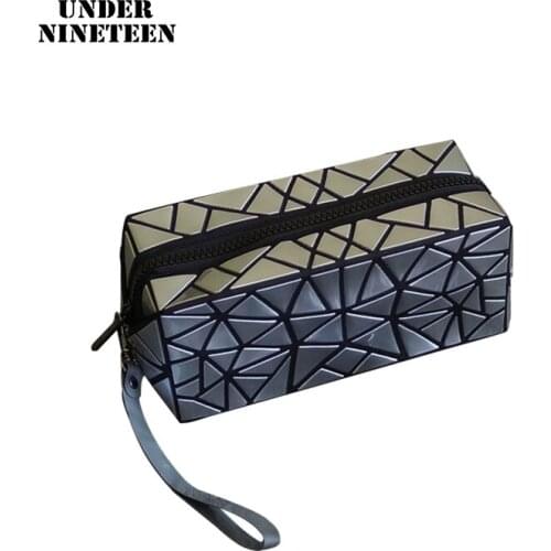 Under Nineteen New Fashion Cosmetic Bag Cases Female Make Up Organizer Pouch Neceser Toiletry Washing Bag Wholesale Custom Logo