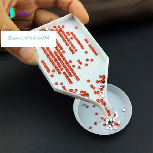 White Plastic Square Rectangle DIY Diamond Openings Plate Painting Arrange Tray DIY Diamond Tool Accessories 5.9*10.6CM S0018N