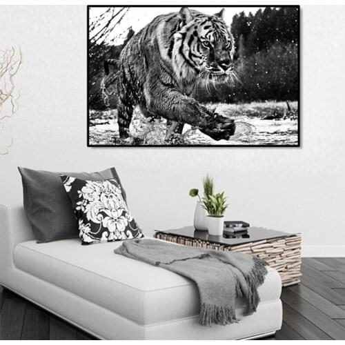 Modern Black White Animals Posters and Prints Wall Art Canvas Painting Tiger and Wolf Pictures for Living Room Decor No Frame