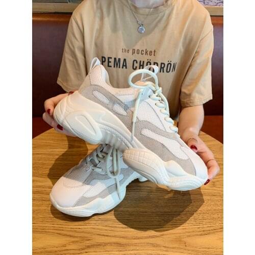 Womens shoes 2020 season new round head thick bottom fashion wild running casual sports shoes retro womens shoes