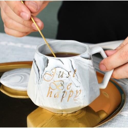 Creative Ceramic Mug Pink Cute Coffee Mug Nordic ins Milk Cup with Spoon Lids Coffee Tea Cup Water Mugs Holiday Souvenirs Gift