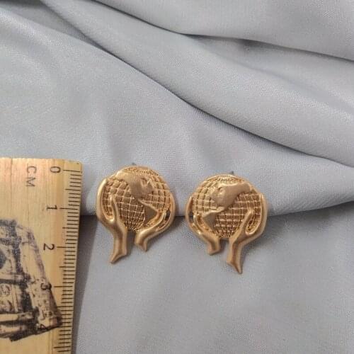 2020 New Sale Brincos Earing American Jewelry Earrings Personality Temperament Retro Versatile Fashion Holding Earth Female D58