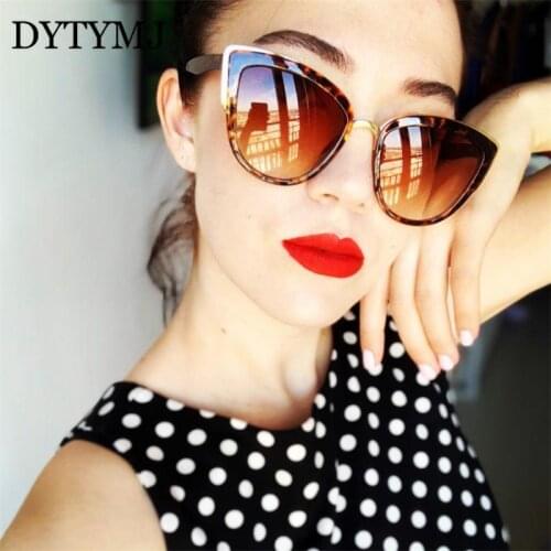 DYTYMJ Vintage Cat Eye Sunglasses Women Oversized Sun Glasses for Women Cateye Sunglasses Women Retro Gafas De Sol Para Hombre