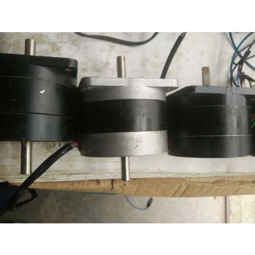 UPH596-A servo motor , used in good condition . 80% appearance new , good working , free shipping